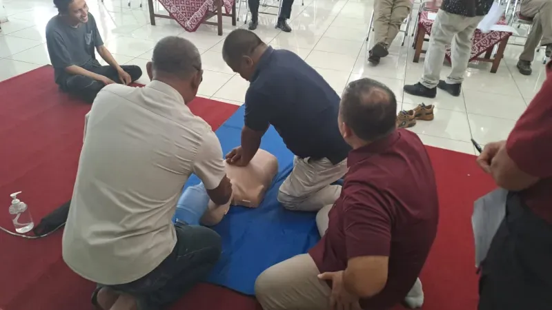 PELATIHAN BANTUAN HIDUP DASAR