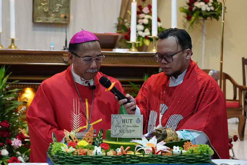 Penerimaan Sakramen Penguatan dan Pesta Umat Warnai Misa Syukur HUT ke-55 Paroki Santa Maria Fatima Magelang
